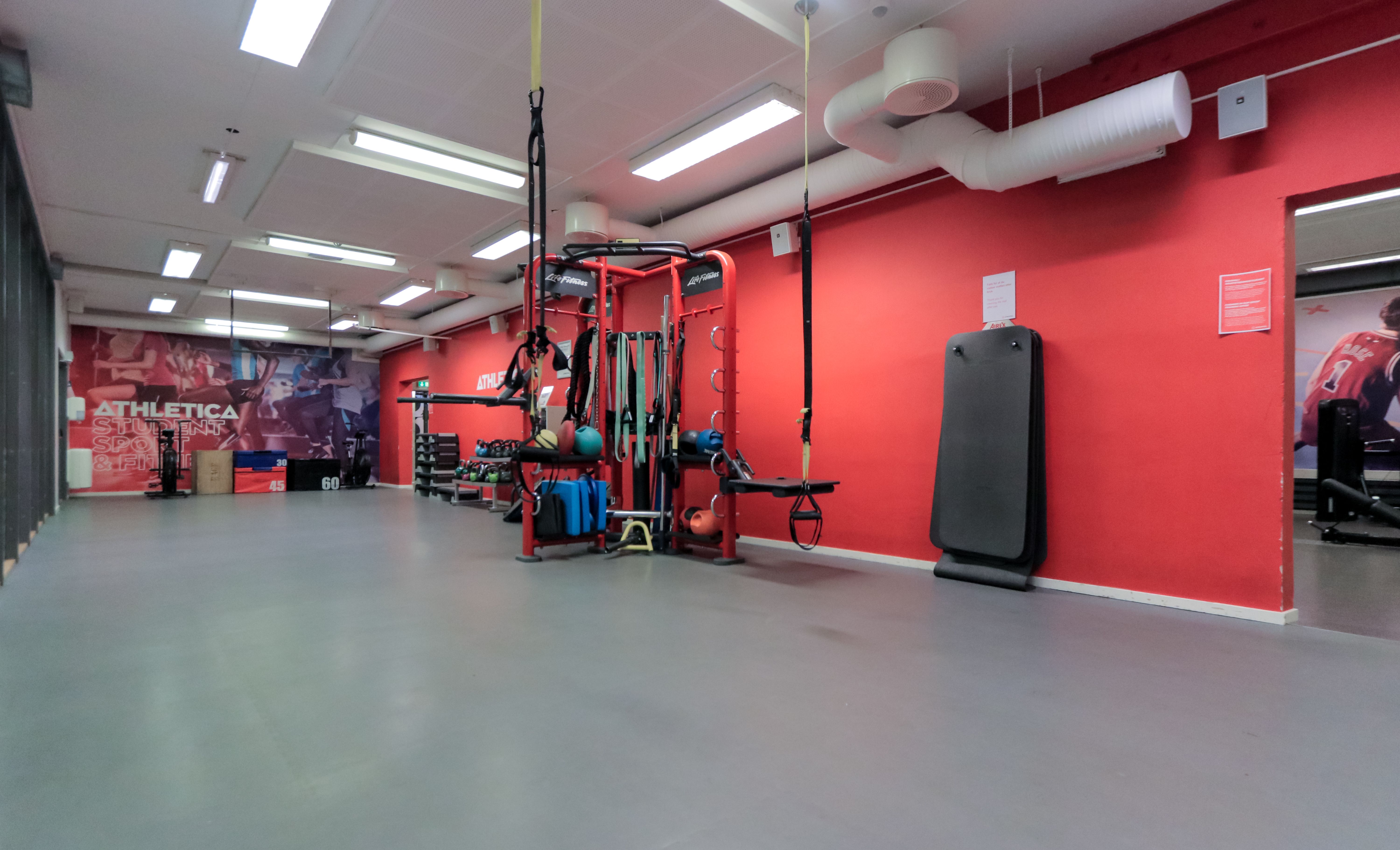 Studio med funksjonell treningssone på Athletica Blindern.