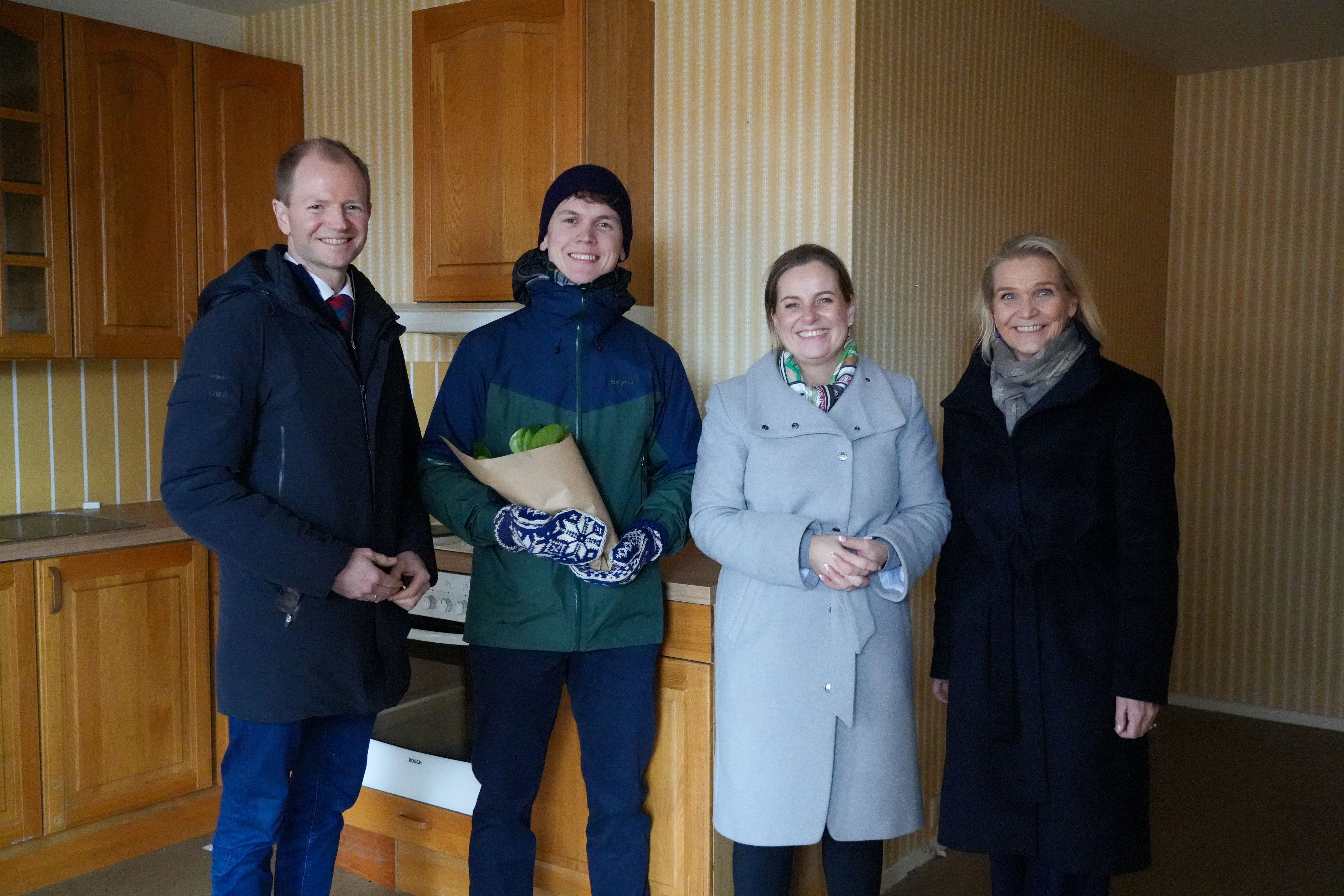 Andreas Eskelund, administrerende direktør i SiO, Eilif Tanberg, student og styreleder i SiO, Anita Leirvik North, byråd for kultur og næring og Marit Jakobsen Leganger administrerende direktør i Boligbygg Oslo KF på overtakelsen av Hagegata 30.