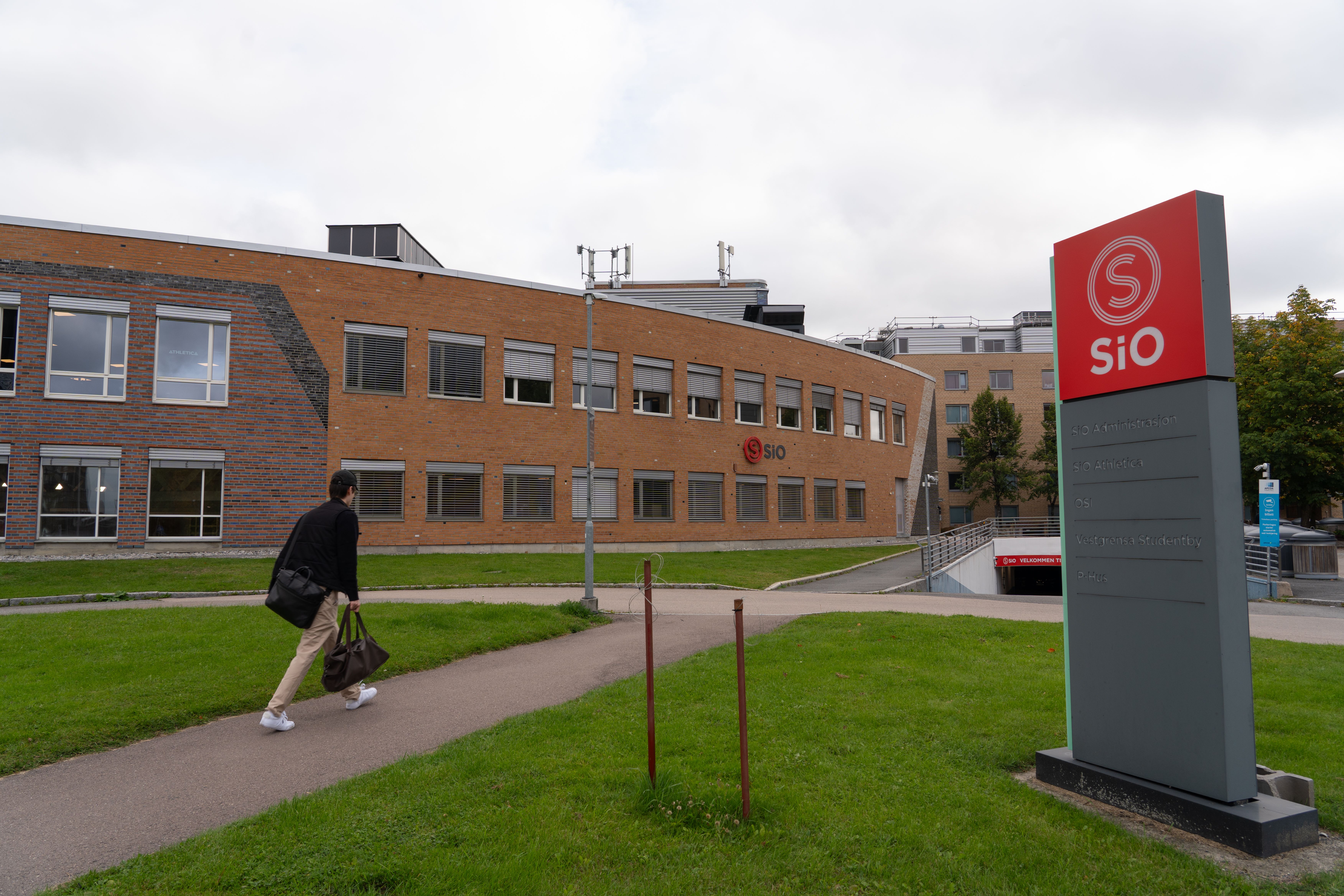 Bilde av Trimveien 4 og Domus Athletica sett utenfra. 