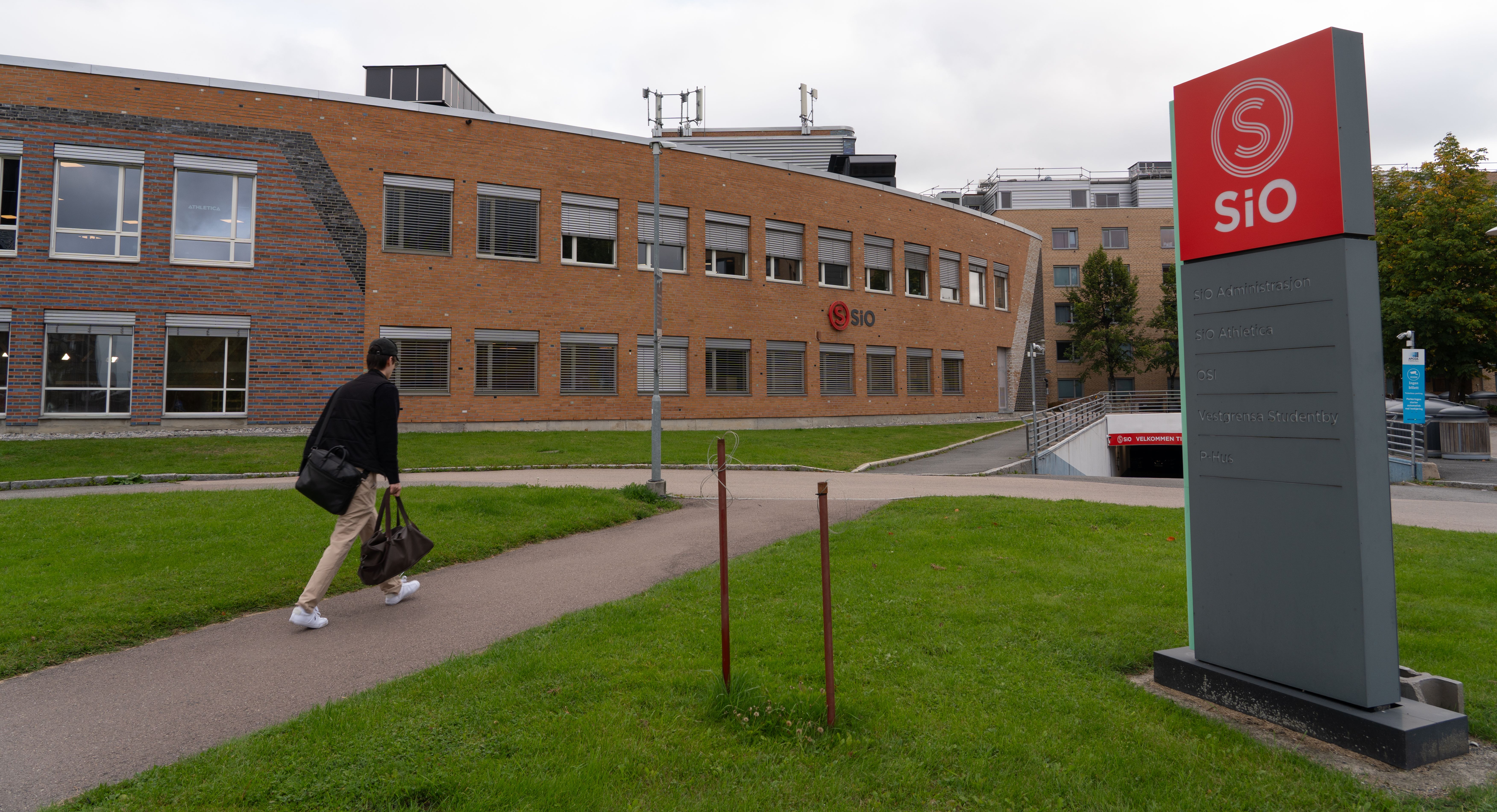 Bilde av Trimveien 4 og Domus Athletica sett utenfra. 